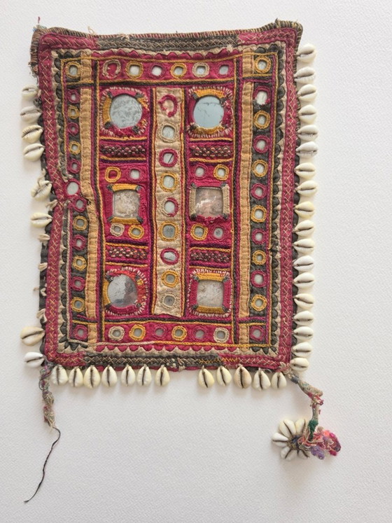 Gala ceremonial bordada Banjara de la India – Objetos decorativos, Cotton (photo 2 of 10)