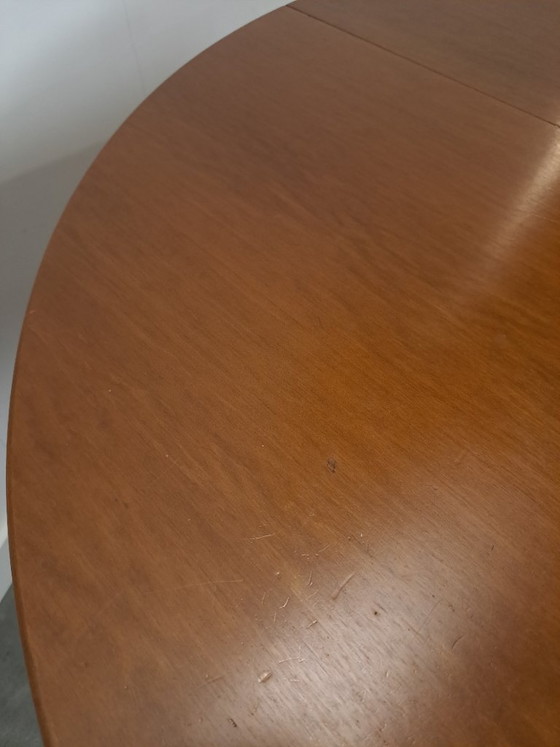 Image 1 of Round extendable dining table Thonet