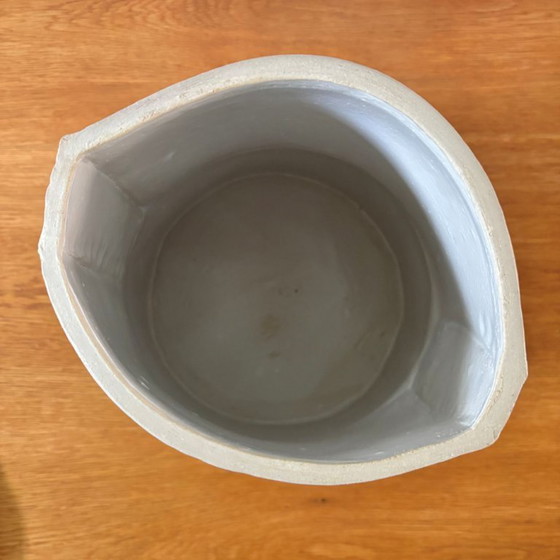 Image 1 of Jarrón o maceta grande y singular con tapa, obra de Petri Voet, década de 1990.