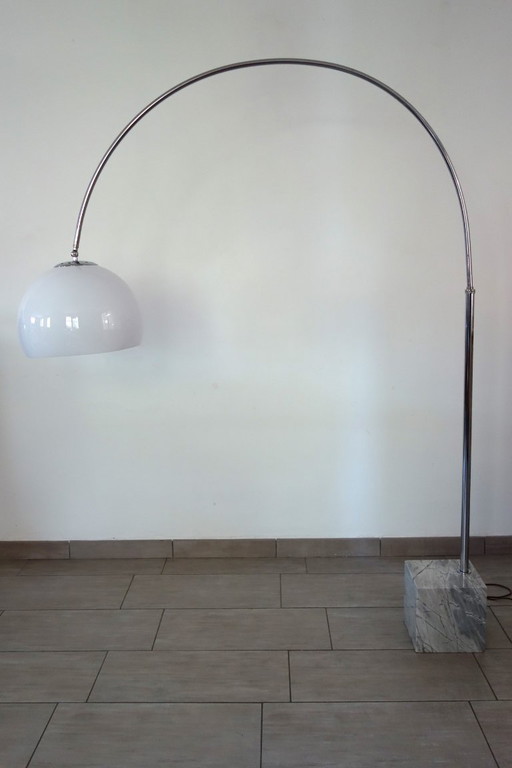 Italian Arc Floor Lamp by Dlg Guzzini, 1970s – vloerlampen, Plastic, Marble (photo 2 of 16)
