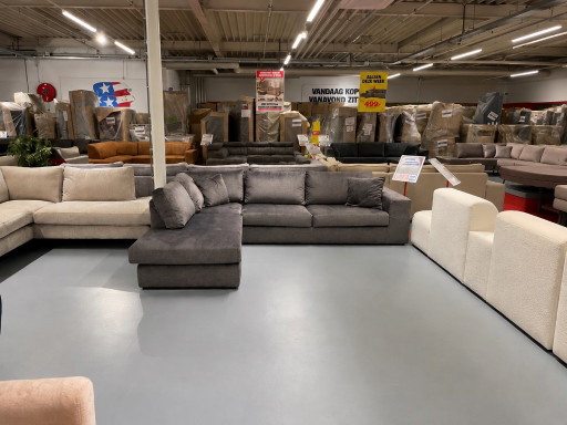 Grijze Hoekbank - Comfortabel en Stijlvol – Seats and Sofas, hoekbanken, Suede (photo 2 of 5)