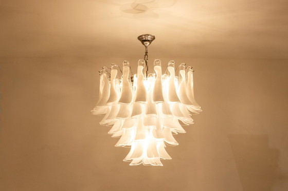 Image 1 of Lampadario in vetro di Murano bianco e traslucido. Contemporaneo