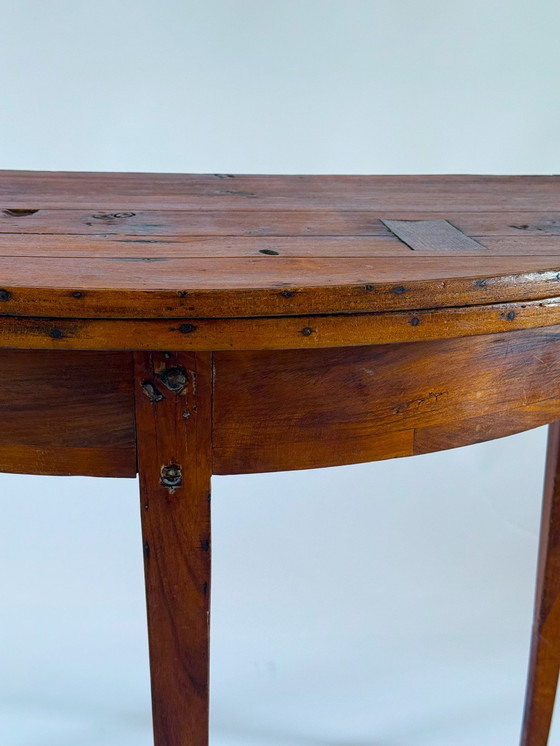 Image 1 of Table demi-lune en pin du XIXe siècle