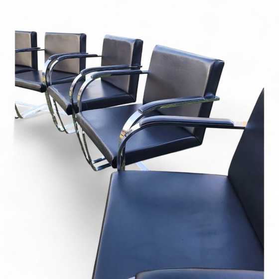 Image 1 of 6 sillas de cuero con diseño Brno, atribuidas a Mies van der Rohe.