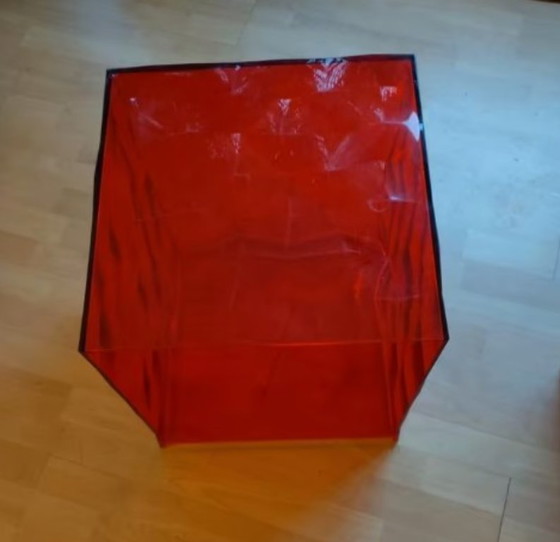 Image 1 of Kartell Kubus, design kastje, bijzettafel, rood kunststof