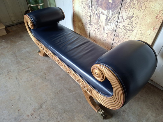 Image 1 of Antikes Cleopatra-Sofa. Schlafzimmerbank mit leichten Gebrauchsspuren. Maße: 148 x 46 cm und 59 cm hoch.