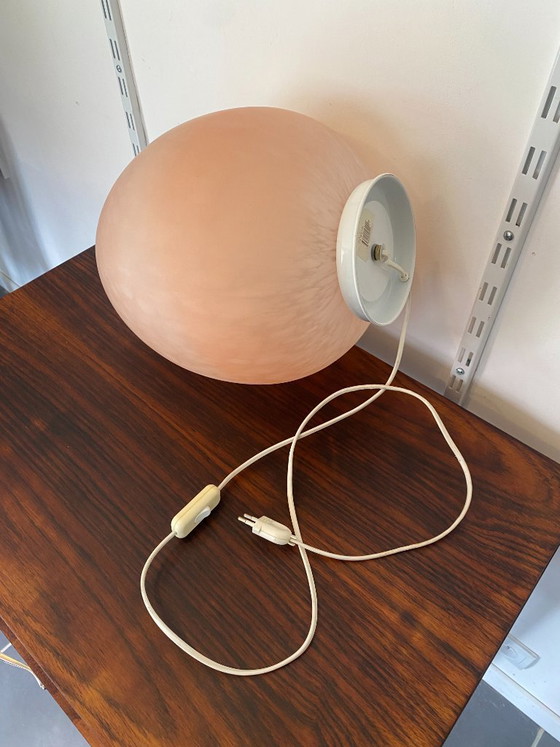 Image 1 of Luminaire Lampe œuf egg rose en verre moucheté verre de Vianne vintage 1970