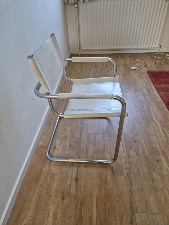 Sedia a sbalzo con struttura tubolare bianca – Poltrone, Pelle, Metallo (photo 3 of 9)