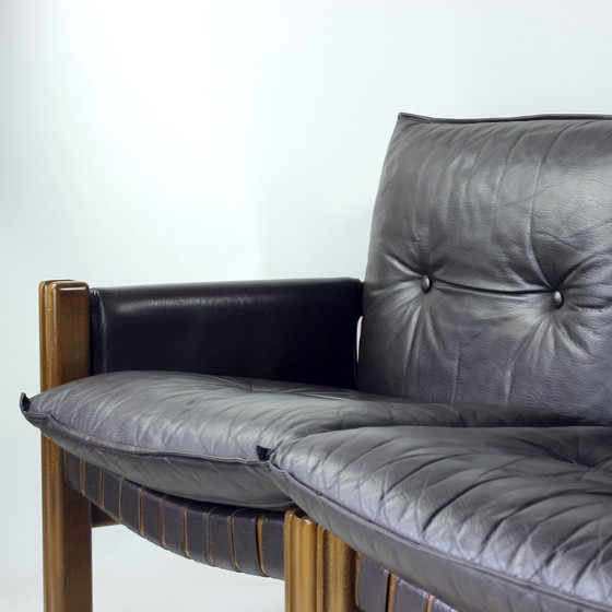 Image 1 of Sofá de dos plazas de nogal y cuero de Boris Hála para Ton, 1986