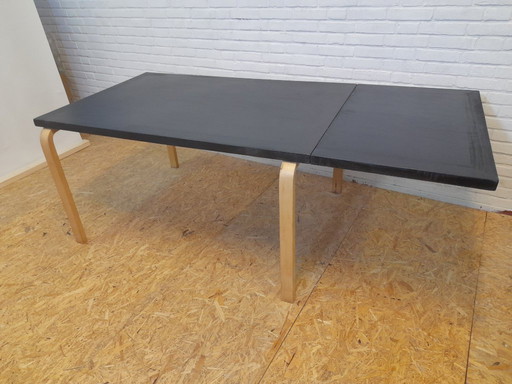 Table à feuilles tombantes Aalvaraalto Artek