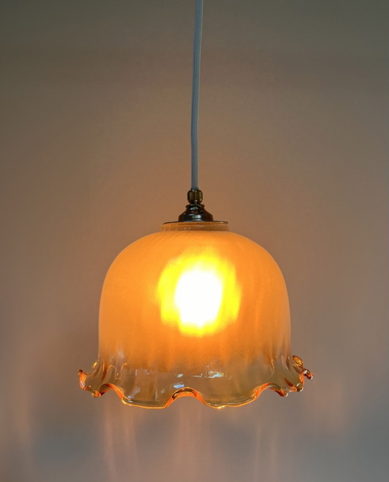 Drie Vintage Glazen Klokvormige Hanglampen – Glass (photo 5 of 8)