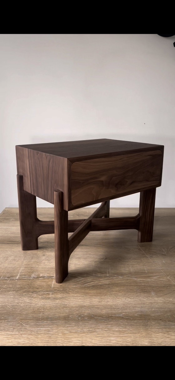 Image 1 of Nachtkastje massief Walnotenhout zelf gemaakt