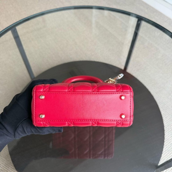 Image 1 of DIOR LADY MINI - PELLE DI AGNELLO CANNAGE ROSSO, DETTAGLI ORO, CINTURINO REGOLABILE
