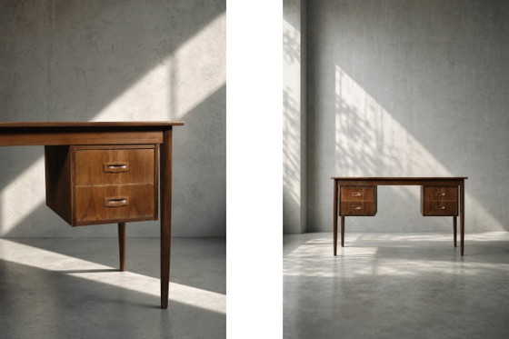 Image 1 of Scrivania vintage in teak stile scandinavo moderno di metà secolo con cassetti, anni '60