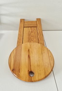 Sgabello pieghevole di design, in legno di pino, circa 1980