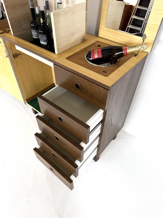 Image 1 of Meuble bar vintage en chêne des années 70