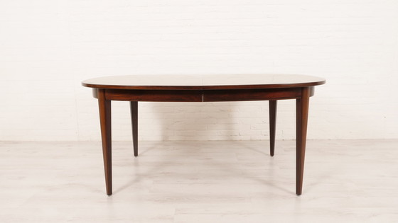 Image 1 of Table de salle à manger à rallonge ovale en palissandre d'origine danoise