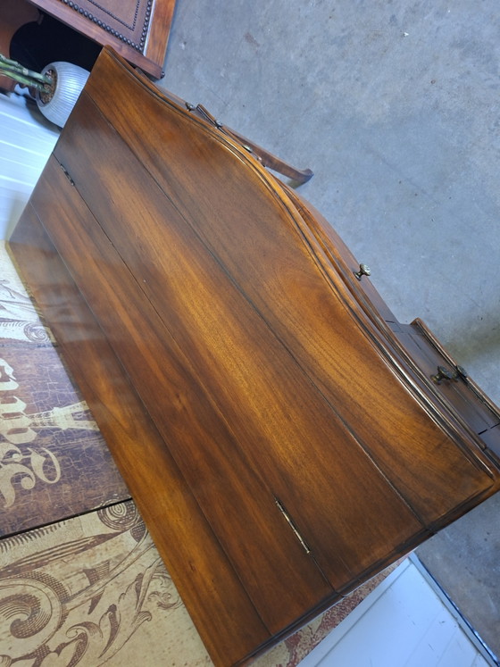 Image 1 of Klassieke Engelse openklapbare schrijftafel, secretaire, desk met lederen inleg  afm. 106x57cm en 84cm hoog.