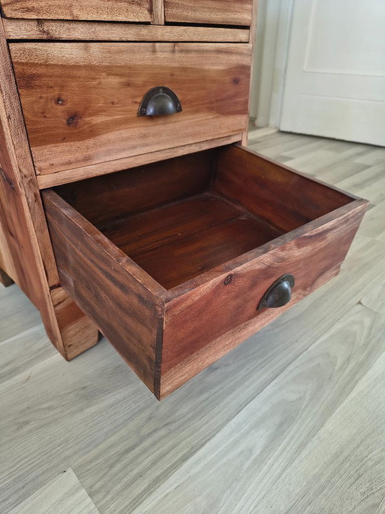 Image 1 of Commode en bois de teck / armoire d'apothicaire à 8 tiroirs
