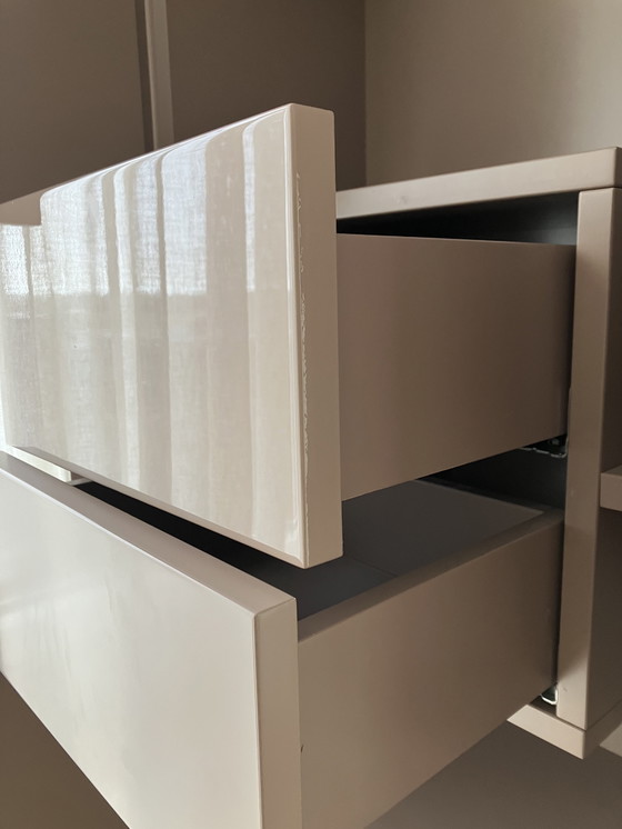 Image 1 of Cabinet Bert Plantagie