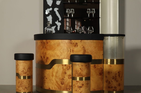 Italian burl wood cocktail bar with illuminated back and two stools, 1970s, Liquor cabinets, Brass, Black (photo 3 of 17)