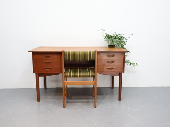Image 1 of Scrivania danese bifacciale in teak vintage 6 cassetti