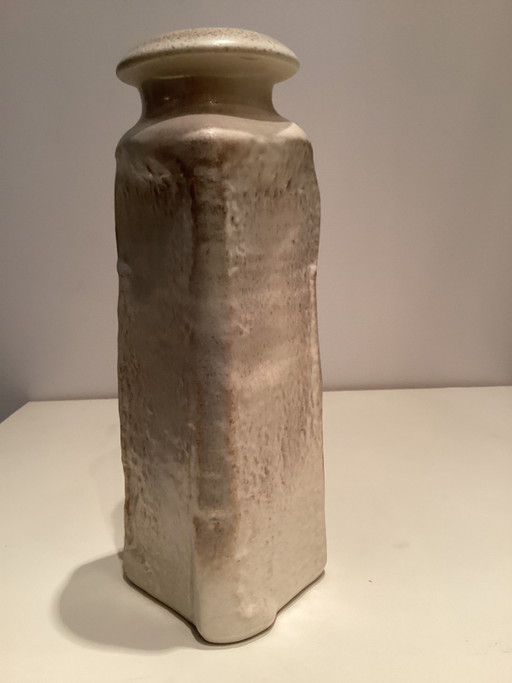 Brutalistische Keramikvase entworfen von Heiner Balzar für Steuler Keramik.