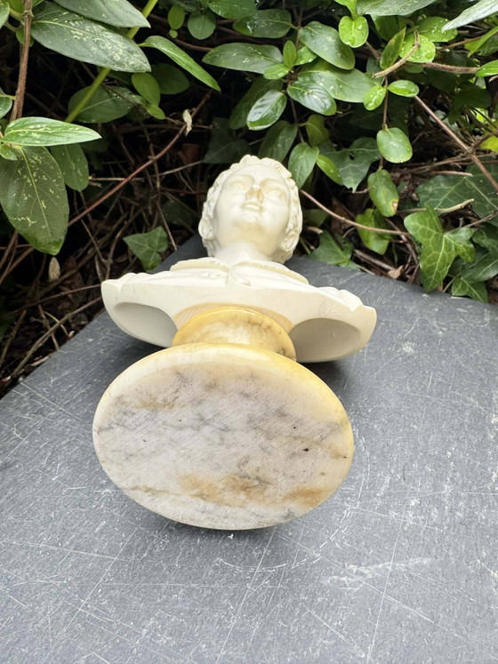 Busto de alabastro de una mujer firmado Arnaldo Giannelli. – Esculturas, Stone, Art Deco (photo 8 of 9)