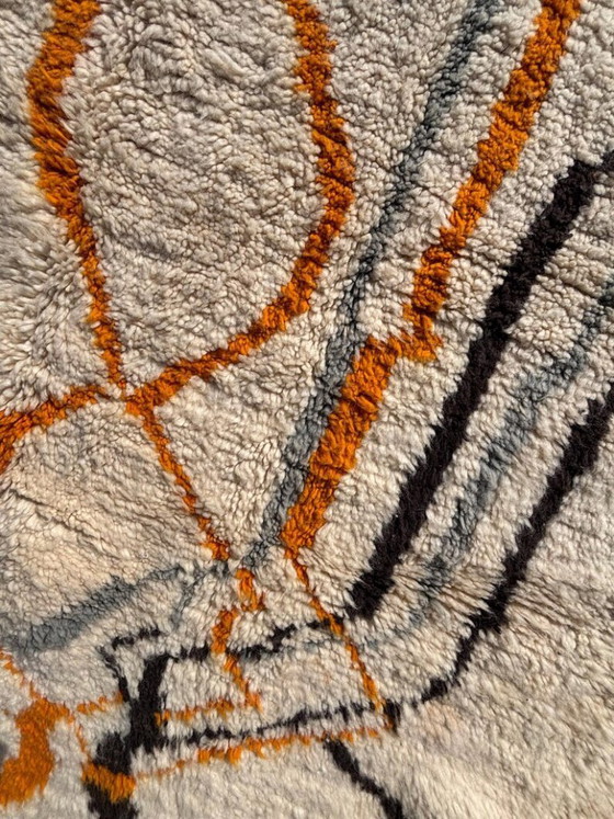 Image 1 of Marokkaans Azilal wollen tapijt 200x350 cm – Handgeweven Berber tapijt