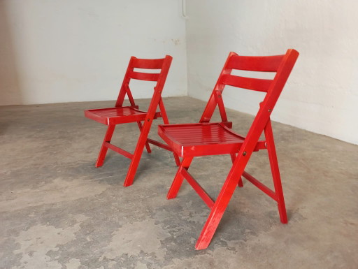2 x vintage wooden red folding chairs