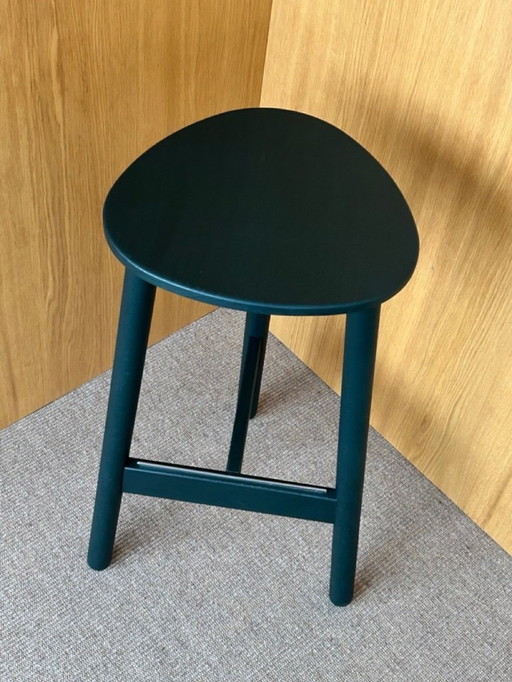 DUM Beech Stool 75 green - showroom model - 50% OFF - only 2 left -