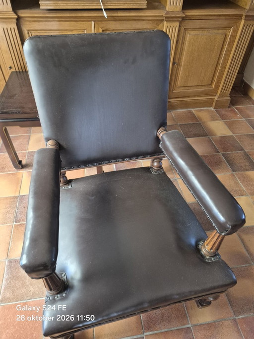 Sillón de dirección neorrenacentista