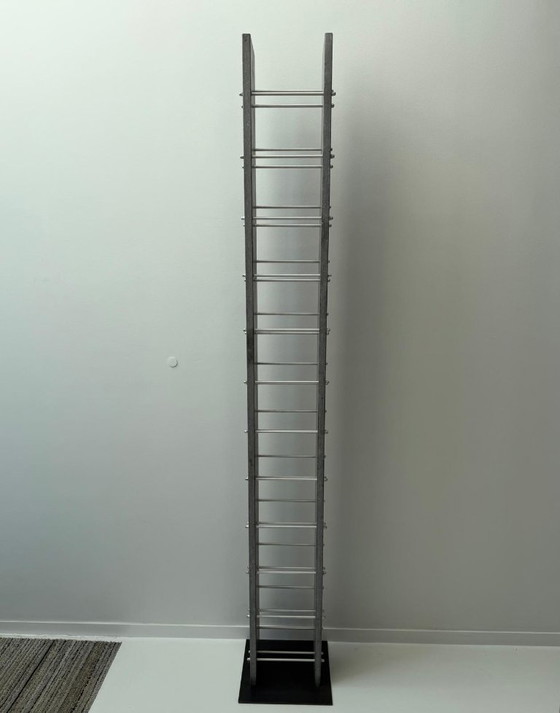 Image 1 of Porte-CD Pol Quadens utilisable comme bibliothèque