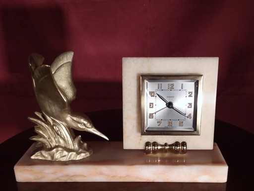 Bayard Mid Century Alarm Clock with the Kingfisher. – beeldhouwkunst, Marble, Iron
