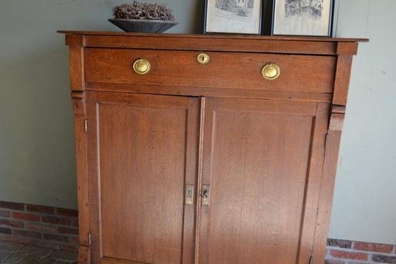 Image 1 of Armoire Empire ancienne en chêne pour fille.