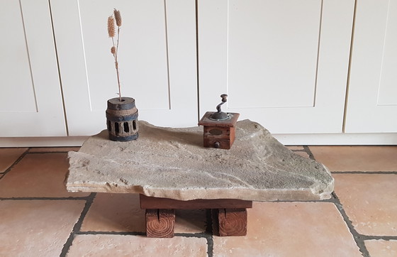 Image 1 of Mesa de centro de piedra natural