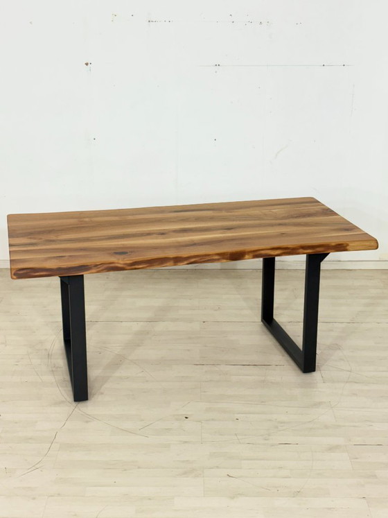 Image 1 of Massief houten eettafel van walnoothout / Tafel / Eettafel / Vergadertafel / Woonkamertafel / 180 cm breed