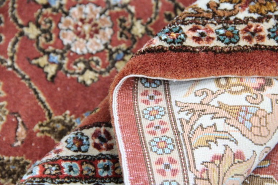 Image 1 of Originele, authentieke, pure zijden Hereke 150 x 92 cm, in topconditie.