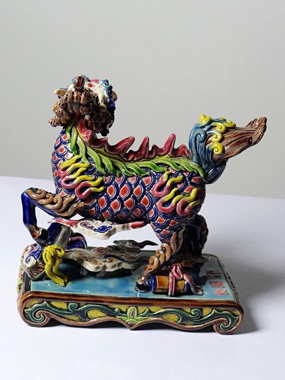 Gesigneerde Chinese polychrome geëmailleerde Jiaozhi keramiek Qilin/Kylin met doos – Vintage (photo 9 of 15)