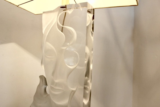 Grande lampada da tavolo in Lucite e ottone di Fabianart Rome, Italia, Lampade da tavolo, Mid Century Modern (foto 2 di 10)