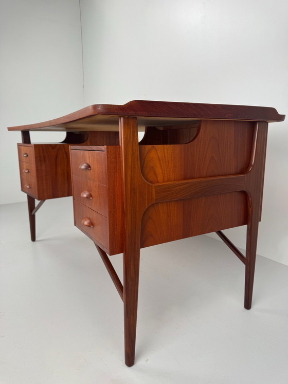 Boomerang Executive Desk, Svend Aage Madsen for H.P. Hansen, Denmark, 1960s, Wood, Brown (photo 4 of 15)