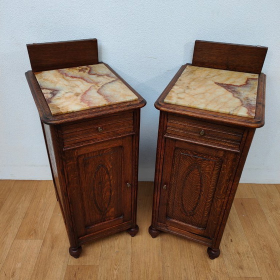 Image 1 of Set di comodini antichi vintage con piano in marmo