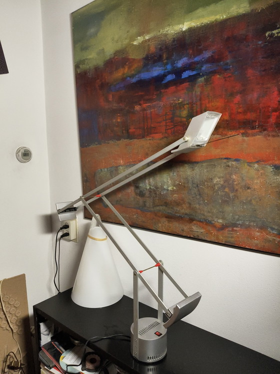 Image 1 of Vintage design zilverkleurige tafellamp Tizio Richard Sapper Artemide