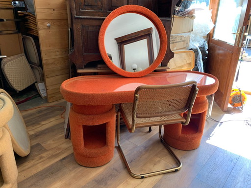 Kaptafel van Kecskemét Furniture Sales Company met Bauhaus messing stoelen, 1975, Set van 3
