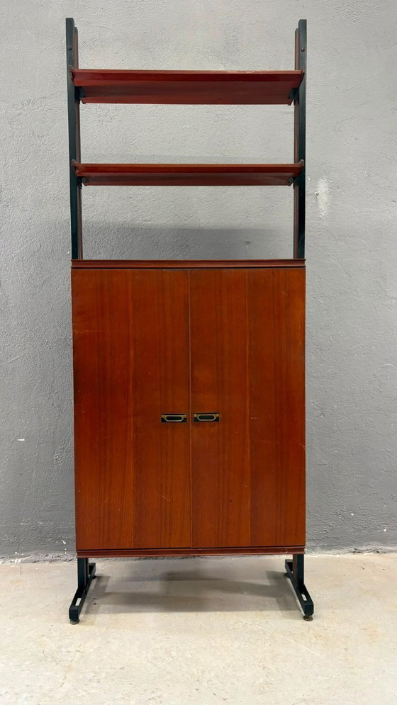 Image 1 of Meuble mural modulaire de style moderne du milieu du XXe siècle, placage teck et structure en métal noir, années 1960, Europe