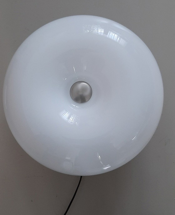 Image 1 of Tafellamp van opalineglas