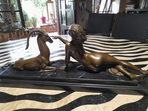 statue art deco en bronze