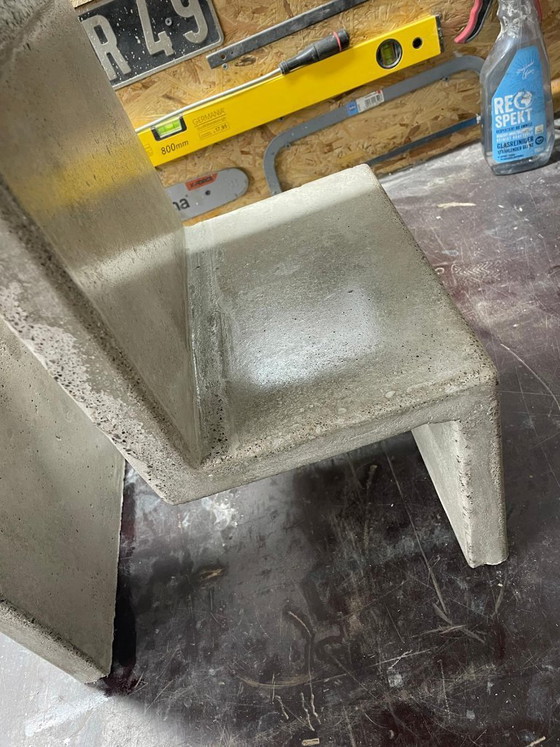 Image 1 of Moderner Beton Beistelltisch / Design Tisch Handgefertigt