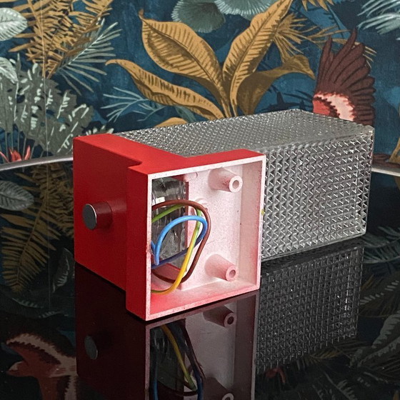 Image 1 of Coppia di applique vintage in plastica rossa e vetro trasparente