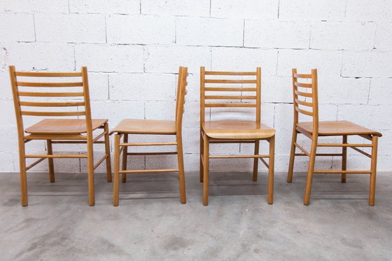 Image 1 of Danish modernist set: convertible round table (114/154cm) + 4 matching chairs, 1980